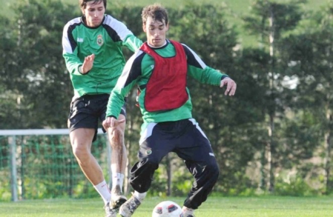 Francis, con el balón controlado