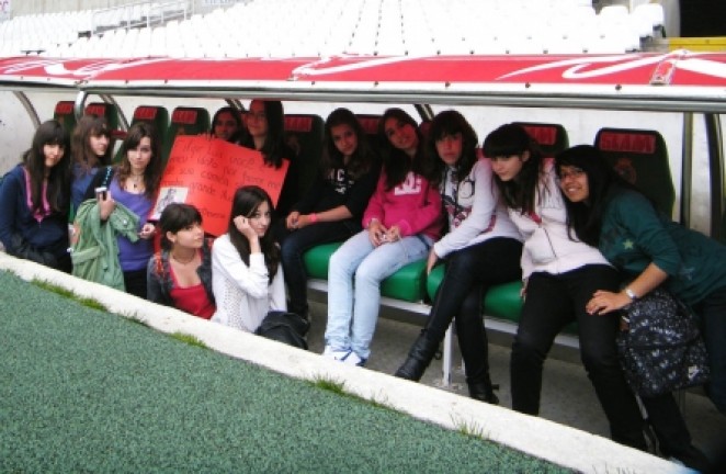 J&oacute;venes en el banquillo