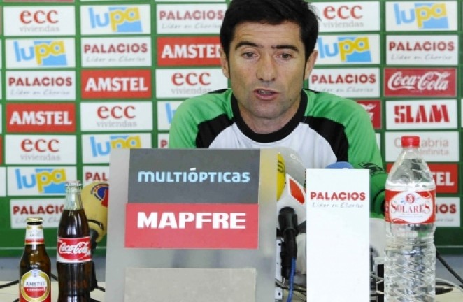 Marcelino en la sala de prensa