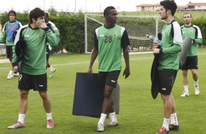Jóvenes al final del entreno Jóvenes al final del entreno