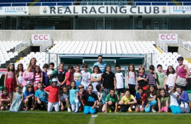 Los escolares, sobre el c&eacute;sped