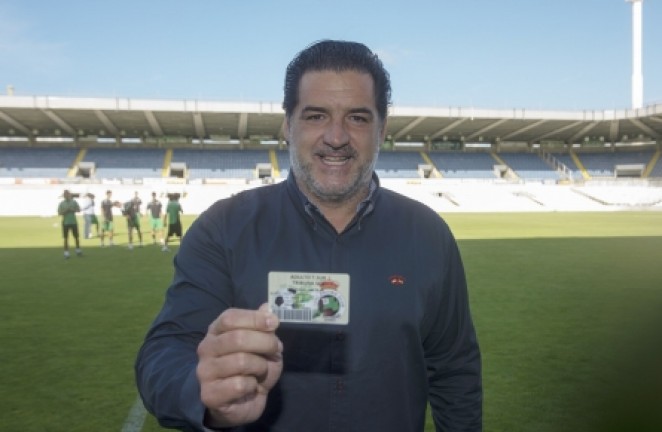 Jos&eacute; Campos en el estadio