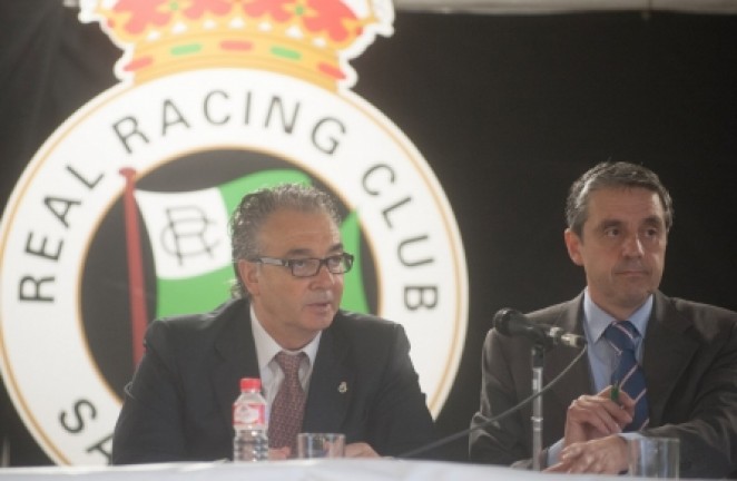 Lav&iacute;n y Ais