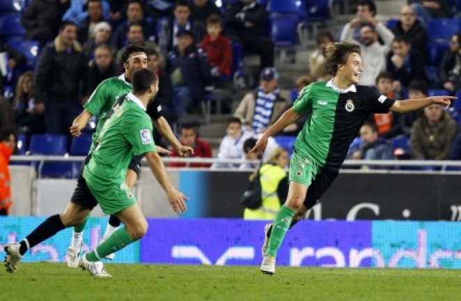 Canales celebra un gol