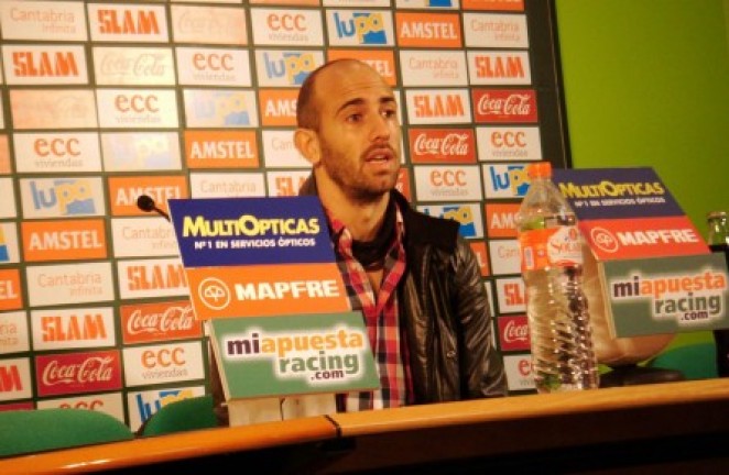 El jugador ramaliego, ante los medios