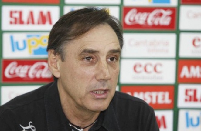 El técnico, en la sala de prensa El técnico, en la sala de prensa