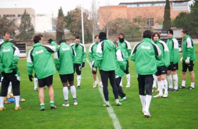 La plantilla, al comienzo de la sesi&oacute;n