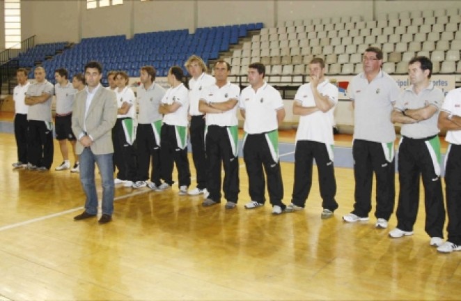 Los técnicos de la base racinguista Los técnicos de la base racinguista
