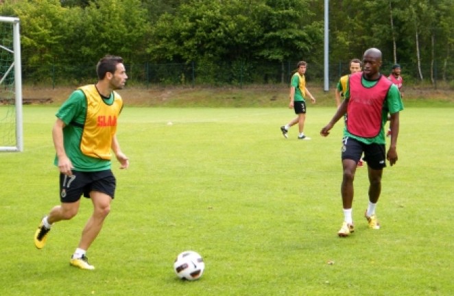 Arana y Diop en uno de los partidillos