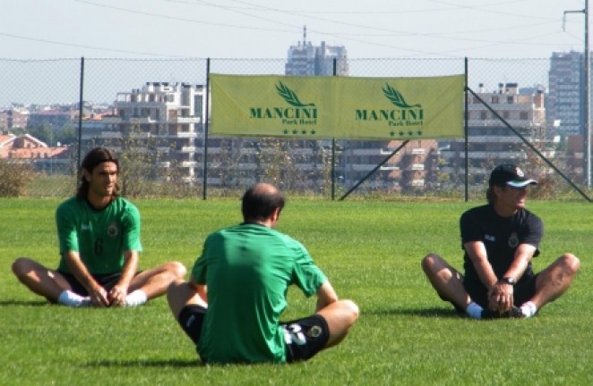 Estiramiento en el &uacute;ltimo entrenamiento en Roma