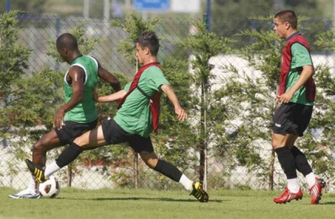 Partidillo ante el primer equipo