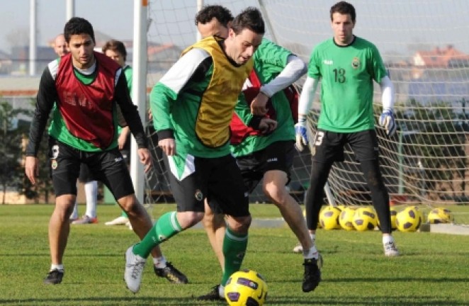 Arana, con el balón controlado