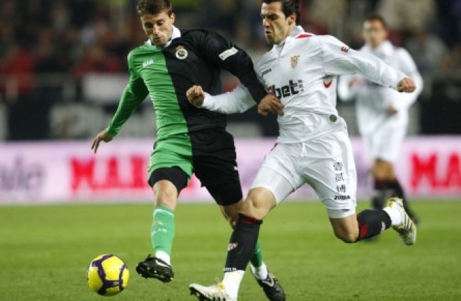 Henrique defiende a Negredo Henrique defiende a Negredo