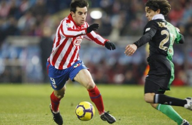 Toni con Jurado en la polémica jugada del penalti Toni con Jurado en la polémica jugada del penalti