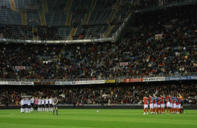 Minuto de silencio en Mestalla