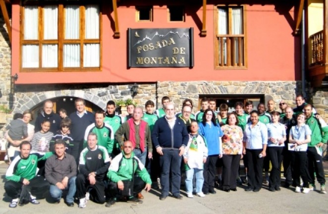 La expedición, junto a los alcaldes La expedición, junto a los alcaldes