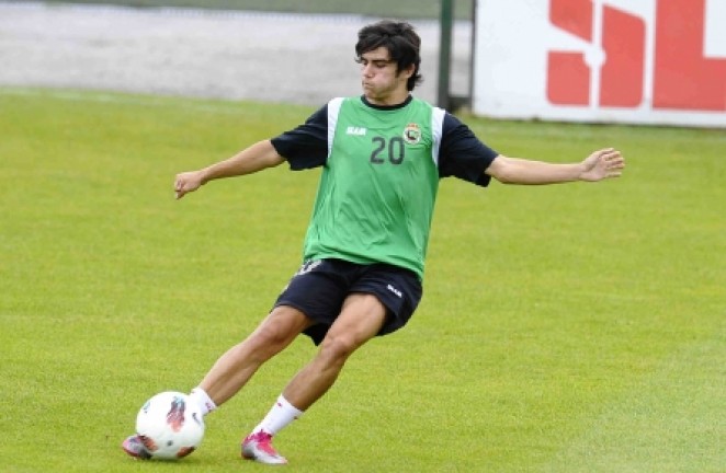 El joven Jairo dispara El joven Jairo dispara