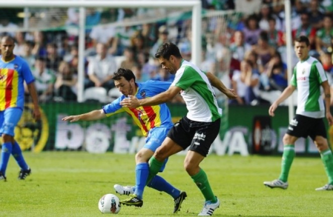 Tziolis controla ante Rubén Tziolis controla ante Rubén