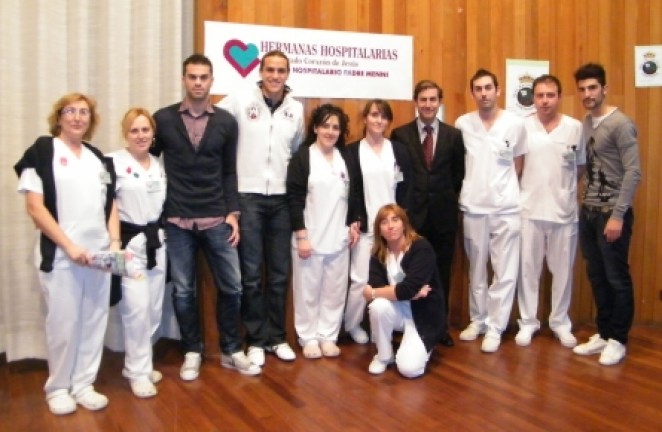Personal del centro con los verdiblancos