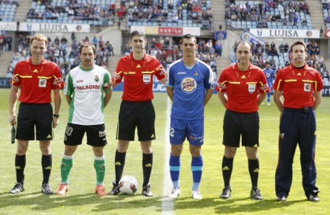 Capitanes y árbitros Capitanes y árbitros