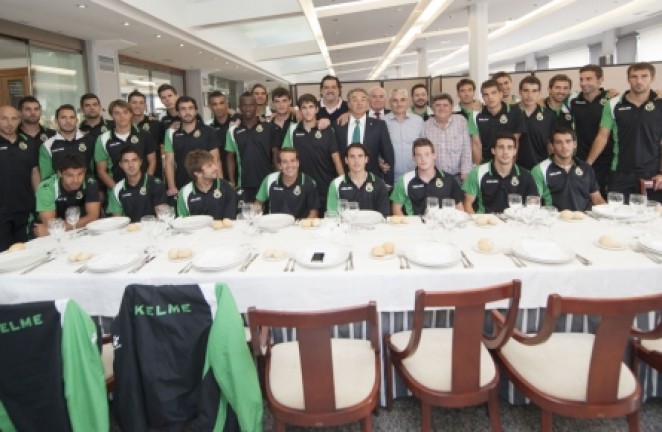Comida de confraternizaci&oacute;n